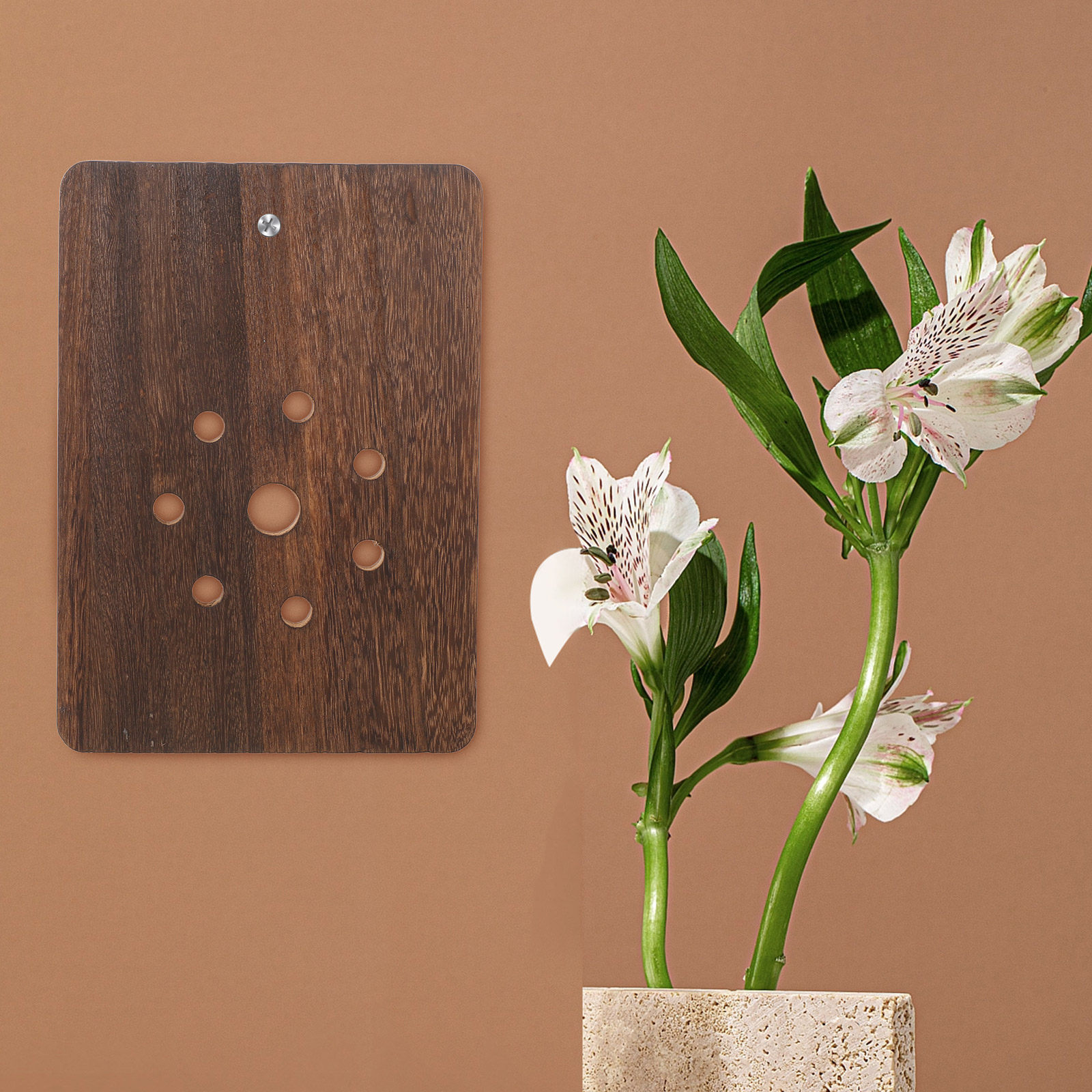 Vertical Planter - لوحة عرض حديقة عمودية على شكل