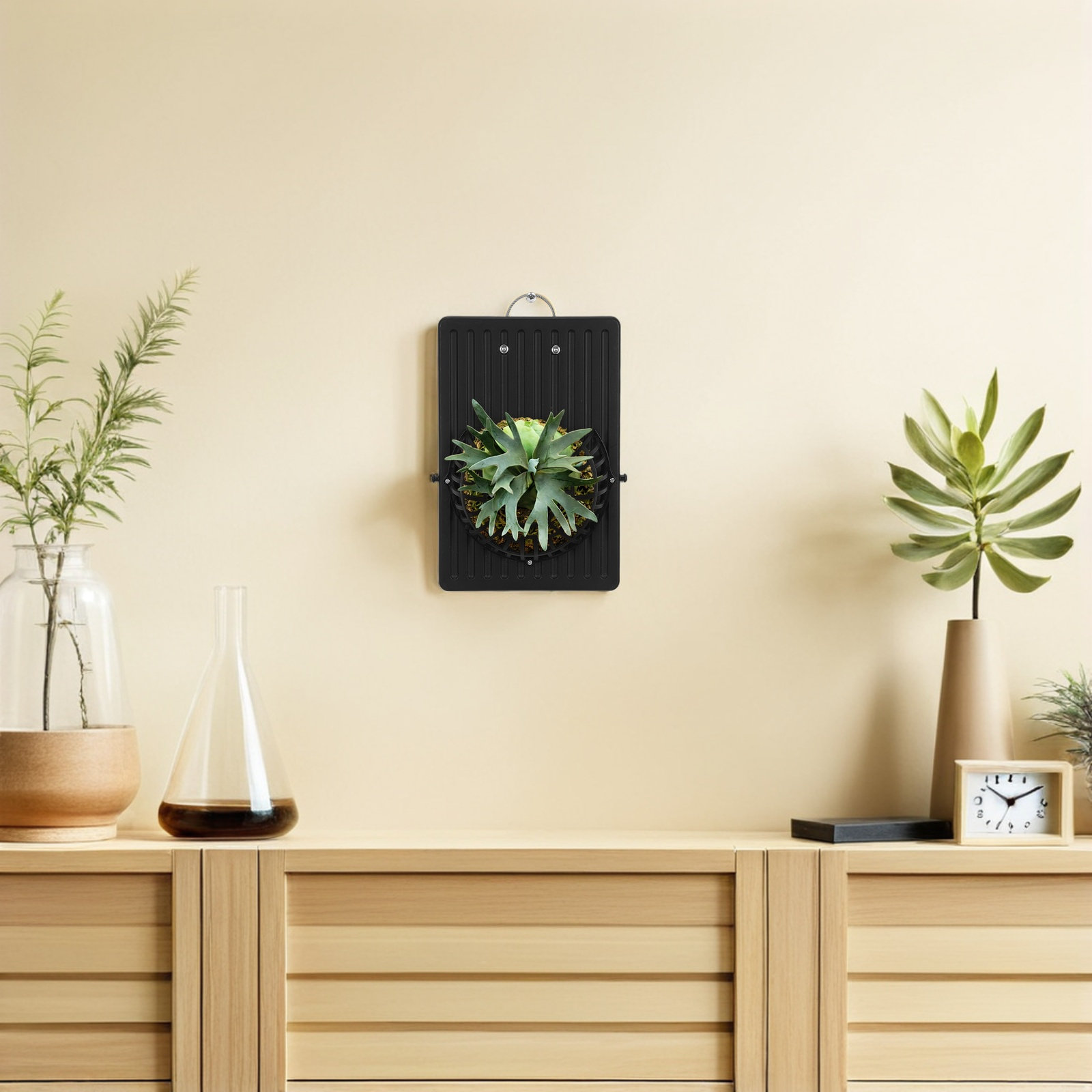 لوحة تثبيت نباتات معلقة على ال - مراجعة Vertical Planter وسعره